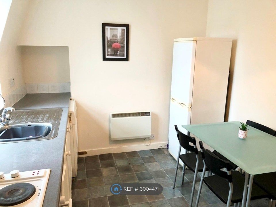Property photo 2 of 13 Kitchen 1