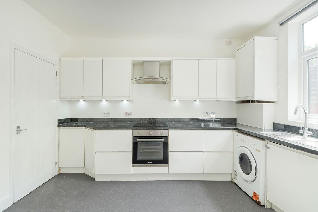 Property photo 1 of 22 Kitchen