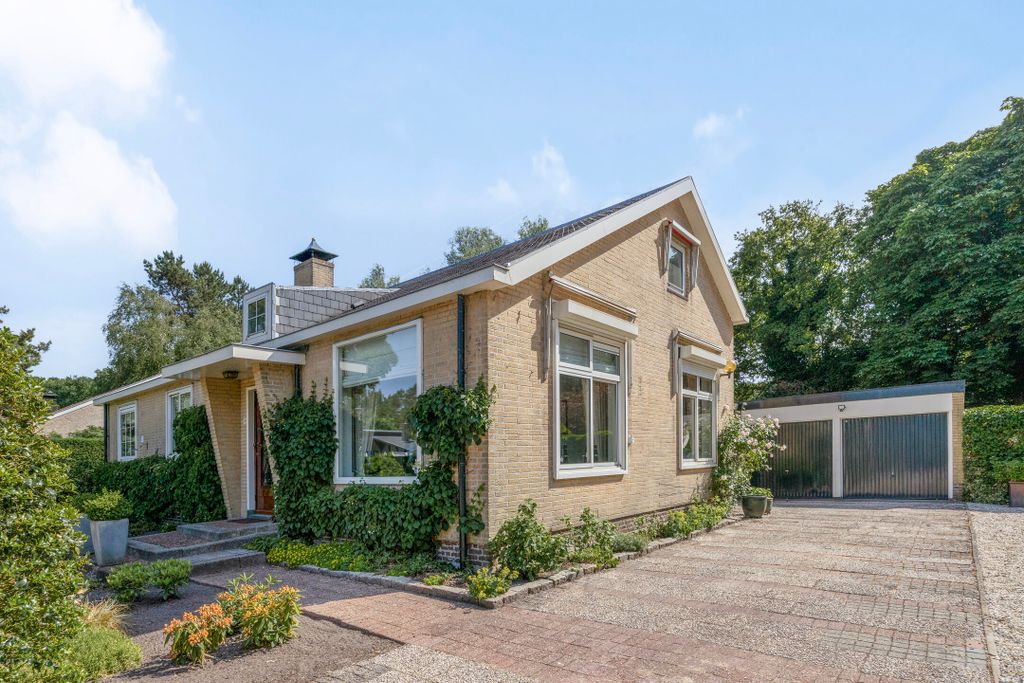 Property photo 2 of 24