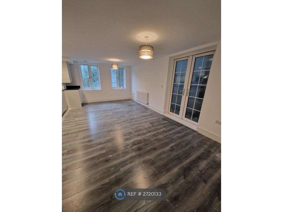 Property photo 1 of 6 Lounge