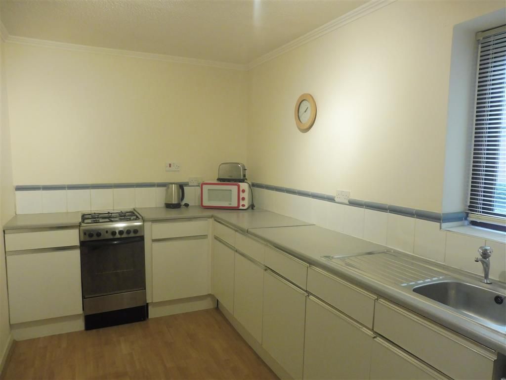 Property photo 3 of 6 Kitchen