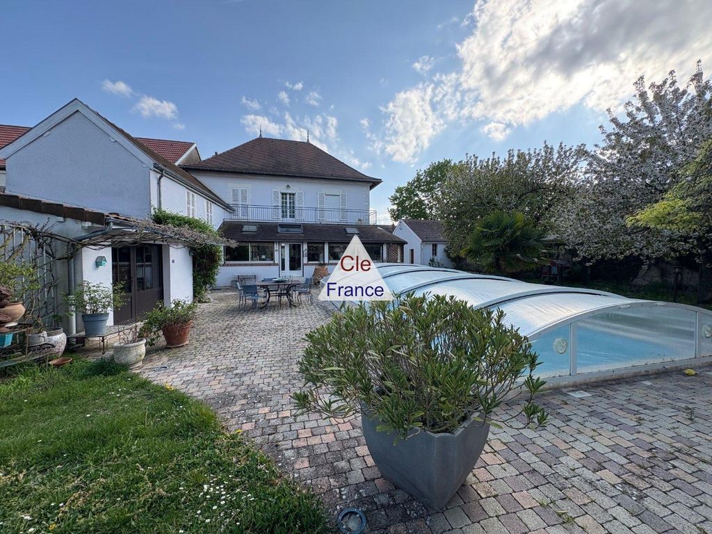 Property photo 1 of 10