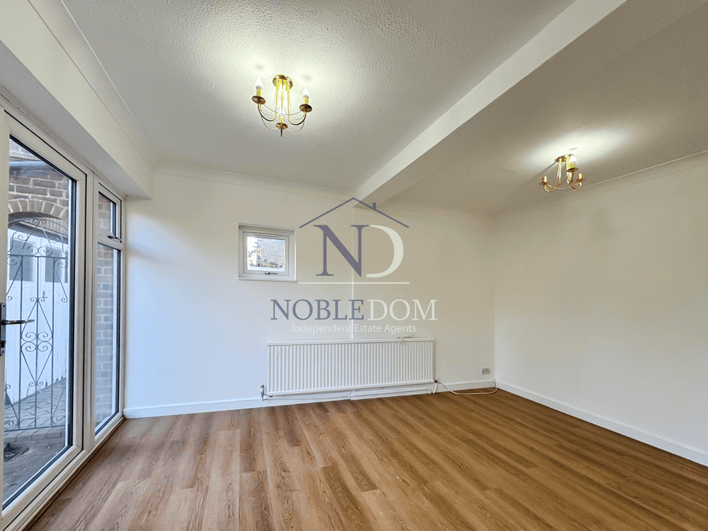 Property photo 3 of 9 Gallery