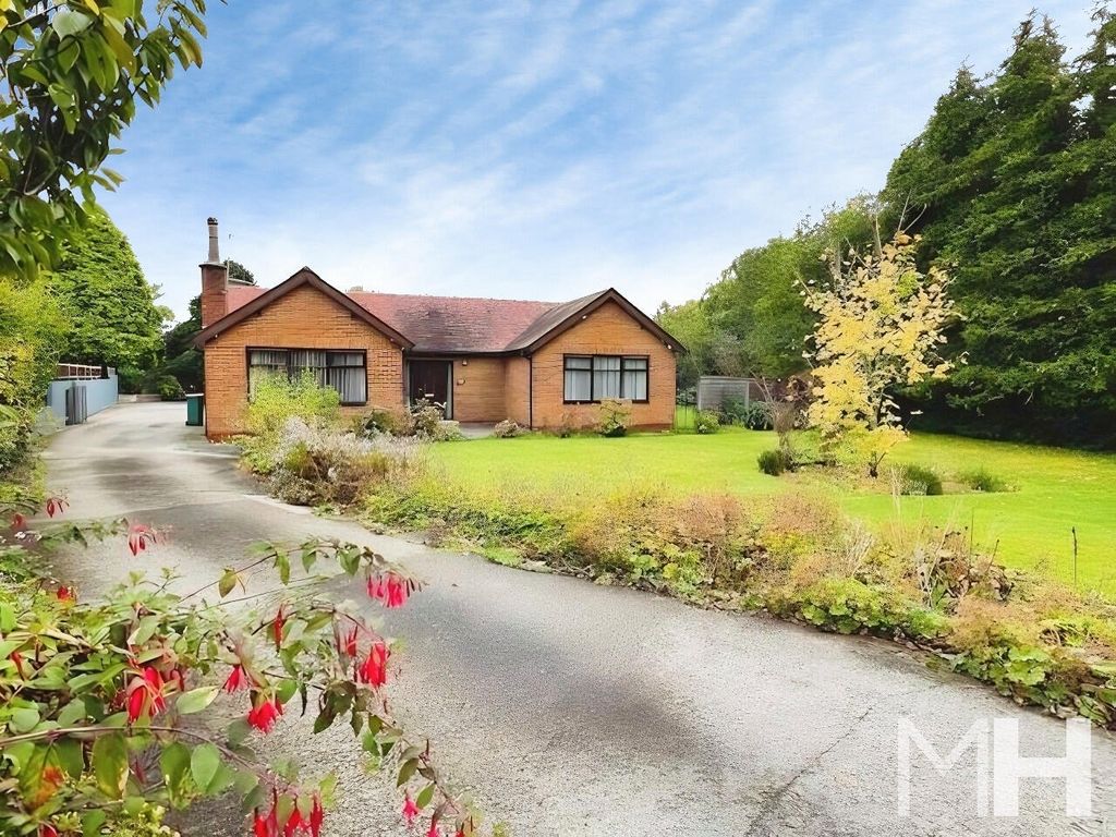 Property photo 1 of 17 Front (Exterior)