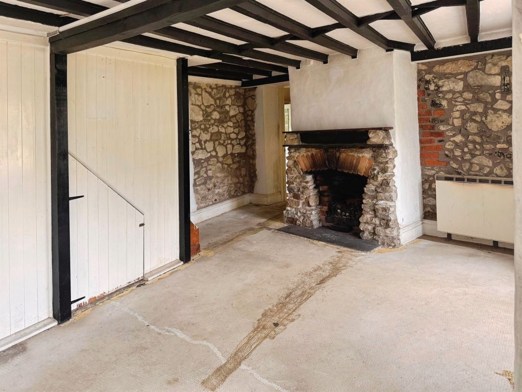 Property photo 3 of 12
