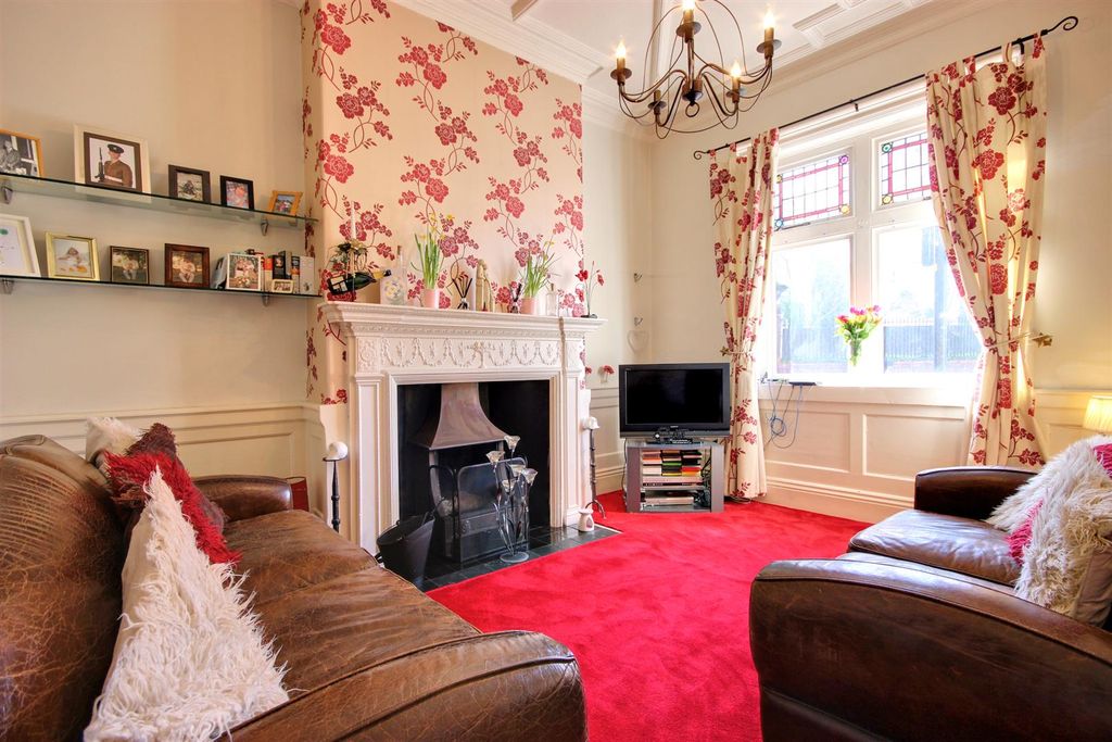 Property photo 2 of 19 North Bar Without (58).Jpg