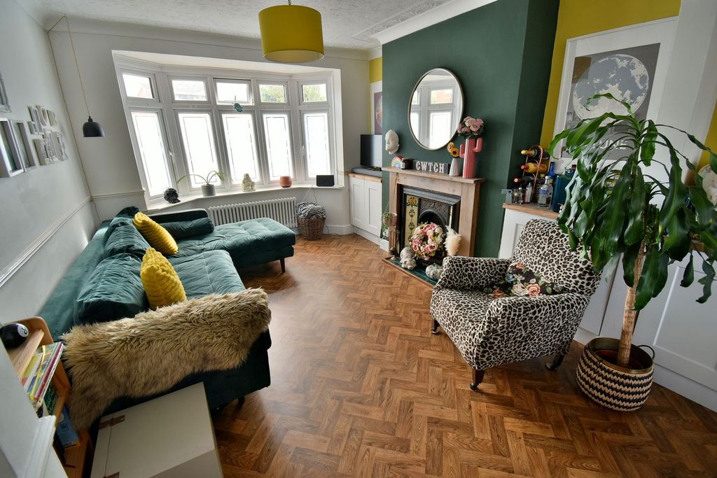 Property photo 2 of 12