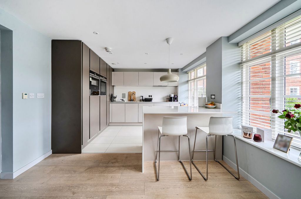 Property photo 2 of 12 1417781-9-6995d17...