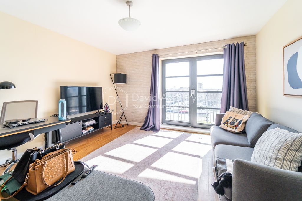 Property photo 3 of 11