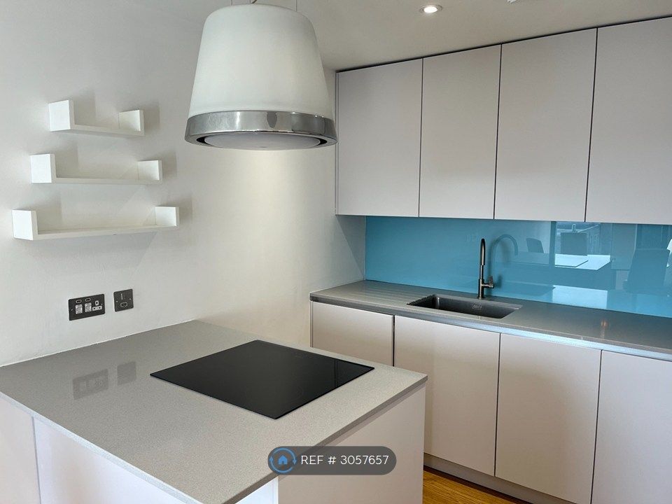 Property photo 3 of 12 Kitchen
