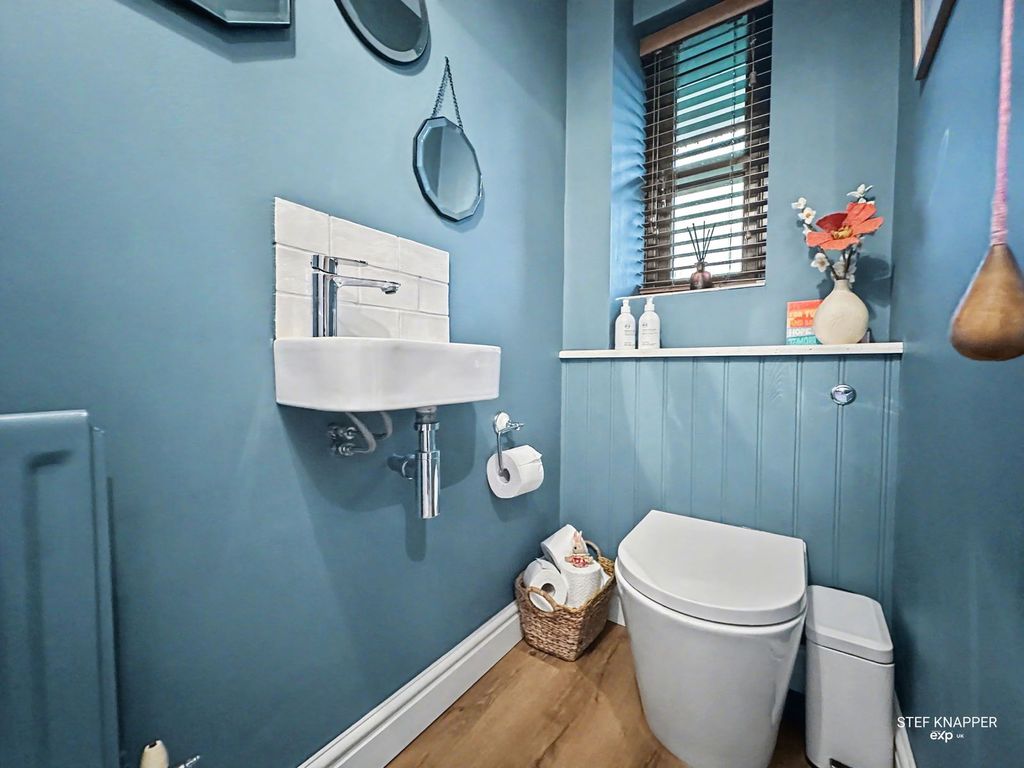 Property photo 3 of 23