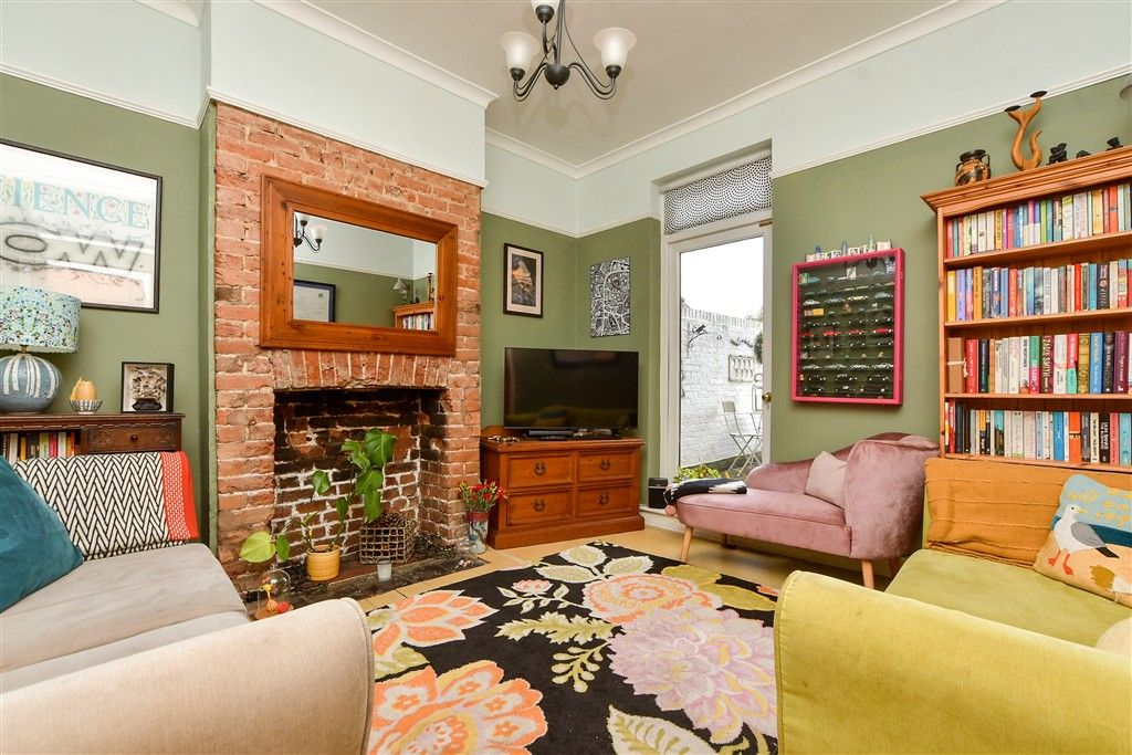 Property photo 2 of 13 Lounge