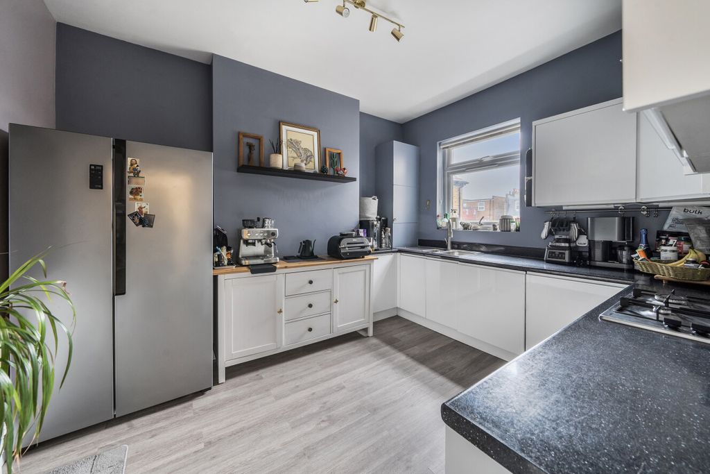 Property photo 2 of 19 1396862-6-6973645...