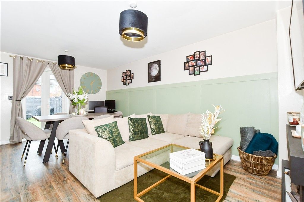 Property photo 3 of 10 Lounge/Diner