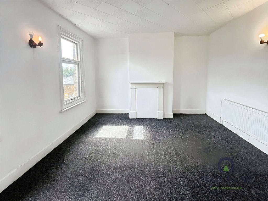 Property photo 2 of 9 Picture No. 10