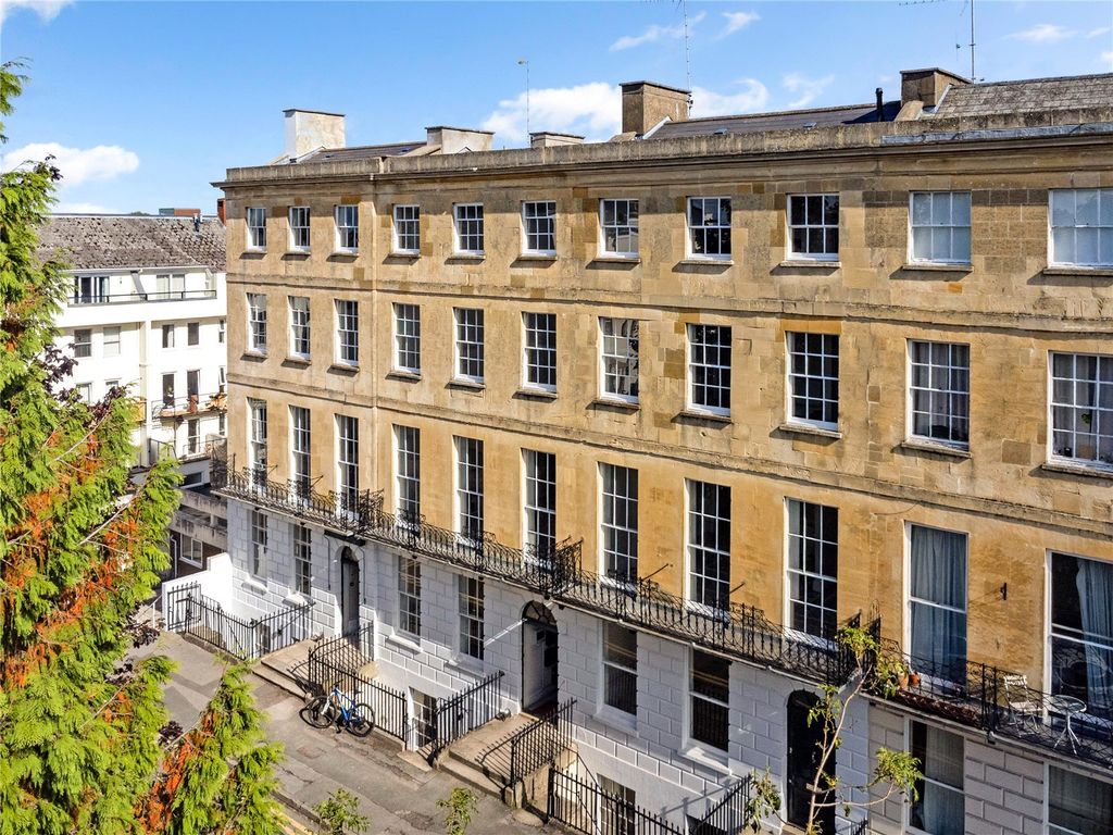 Property photo 1 of 13 Berkeley Place