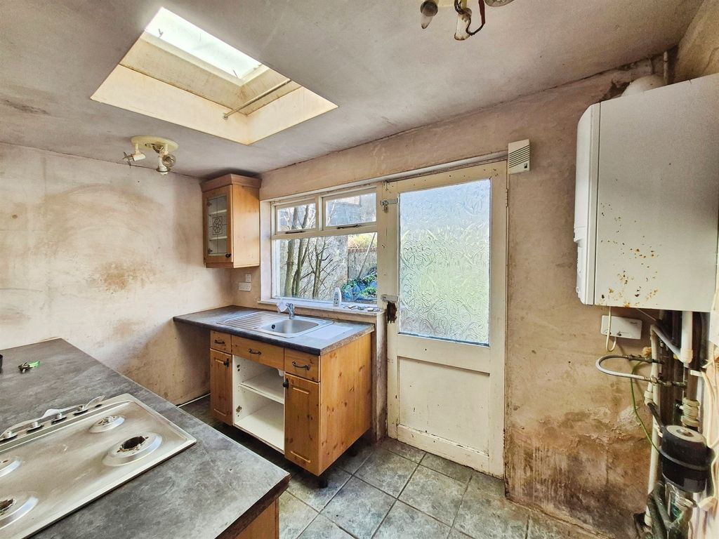 Property photo 3 of 18