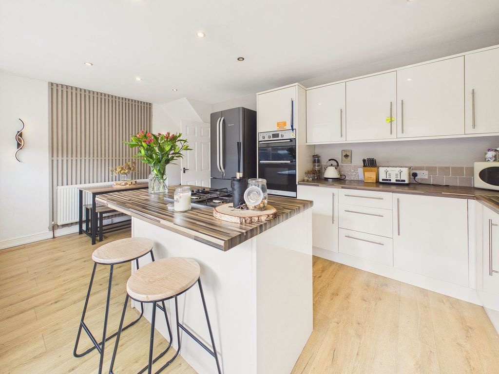 Property photo 1 of 12 Dining Kitchen