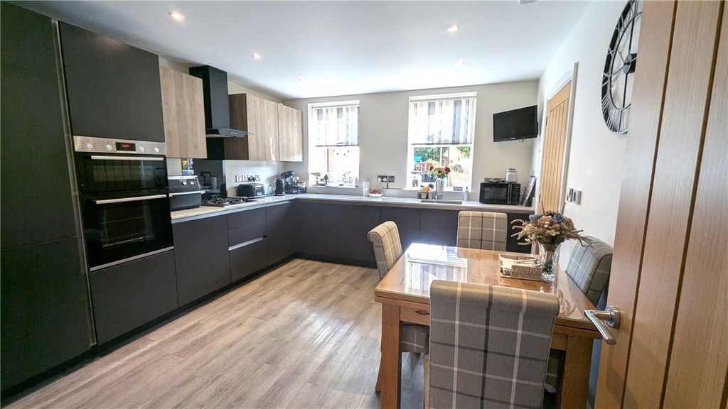 Property photo 2 of 15 Picture No. 03