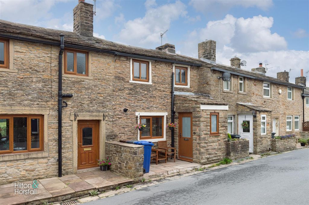 Property photo 1 of 14 Hollin Hall