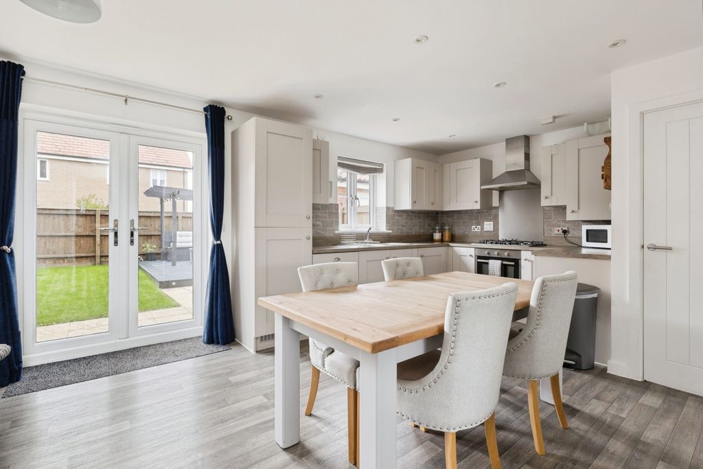 Property photo 3 of 22 Pbox-Img.Jpg