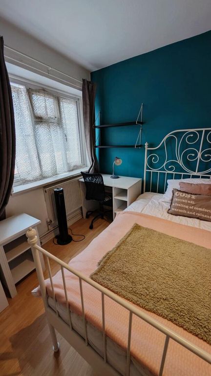 Property photo 3 of 11 Bedroom