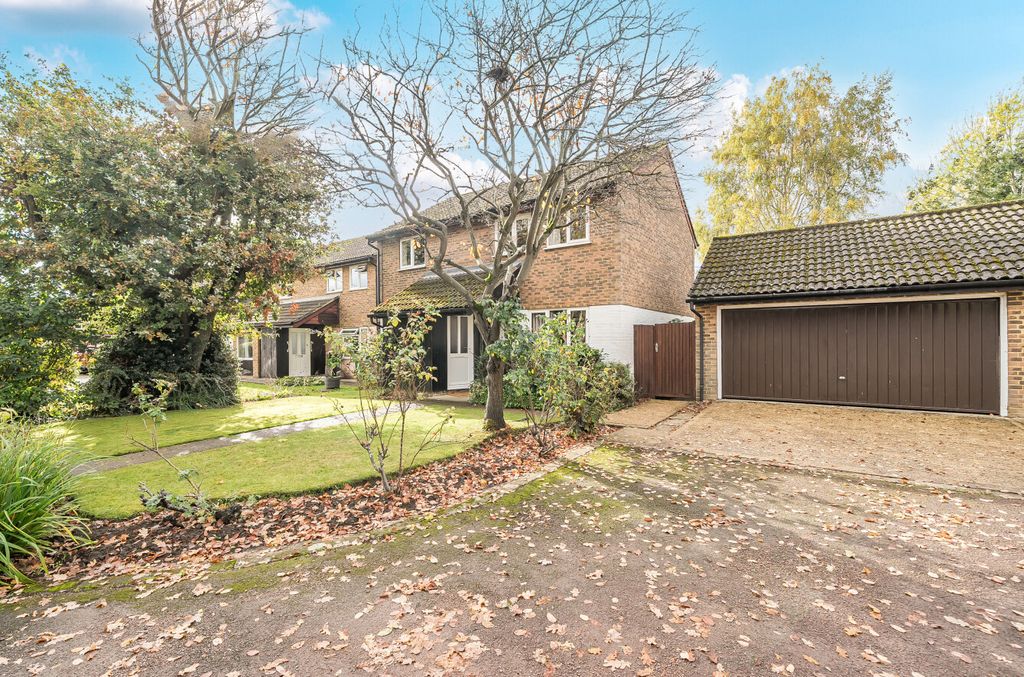 Property photo 1 of 15 1370769-15-68F761...