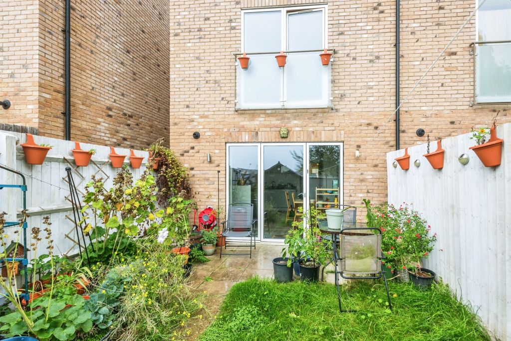 Property photo 3 of 17