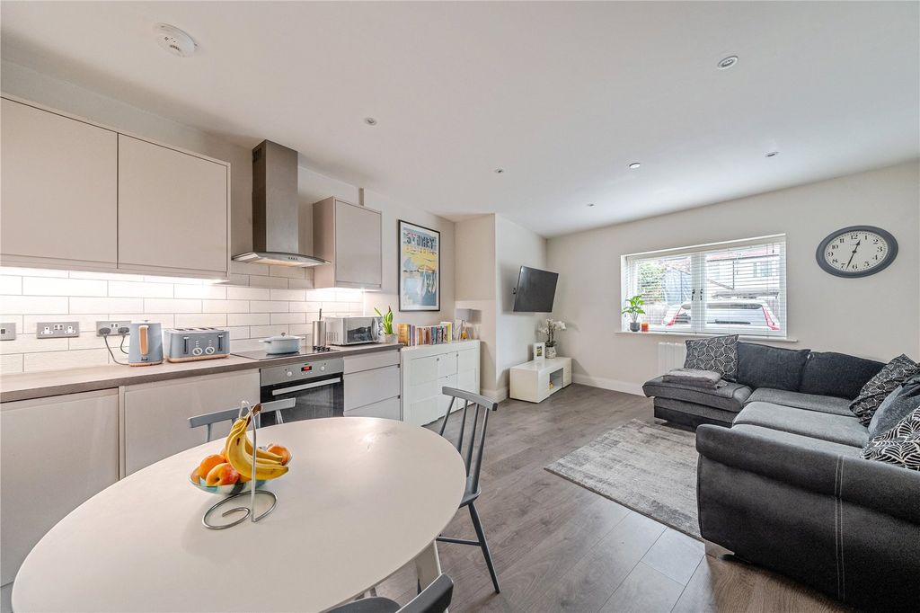 Property photo 2 of 12 Living/Dining