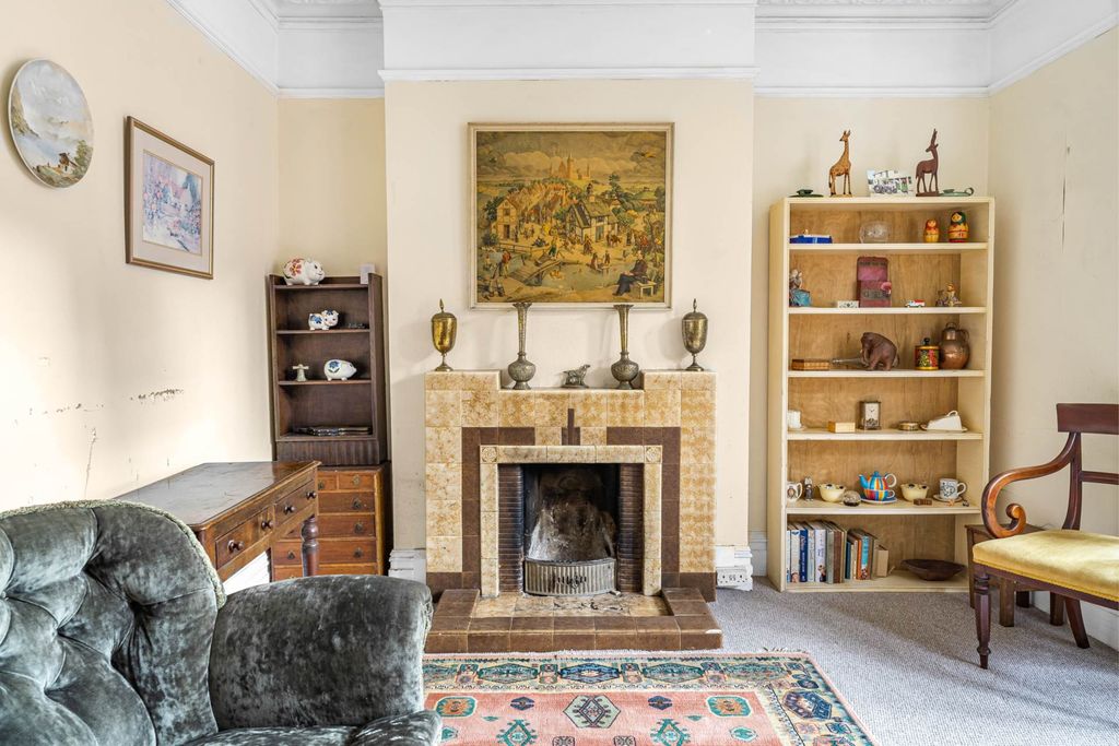 Property photo 3 of 14