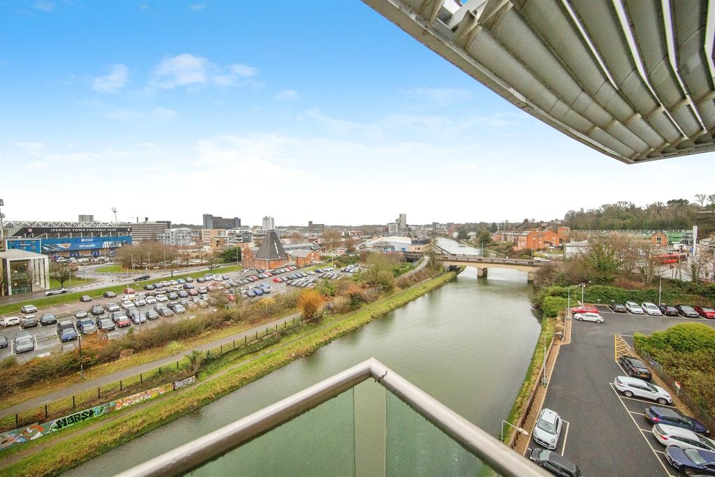 Property photo 3 of 16