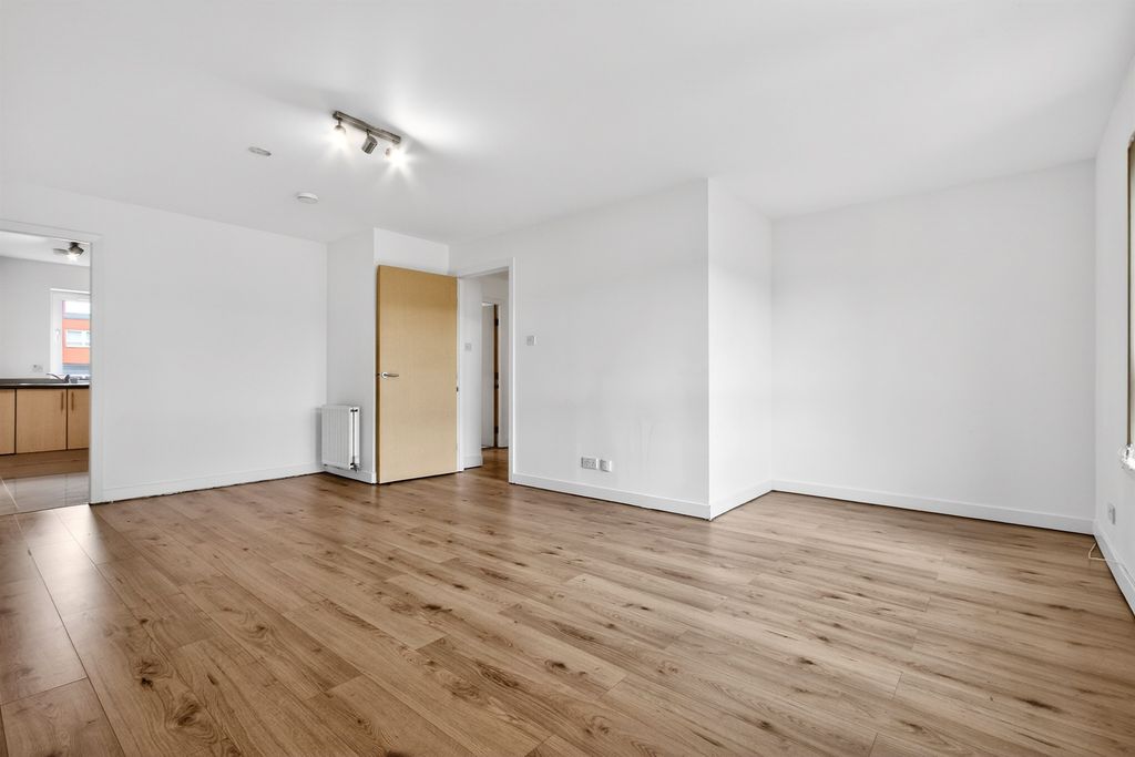 Property photo 2 of 40