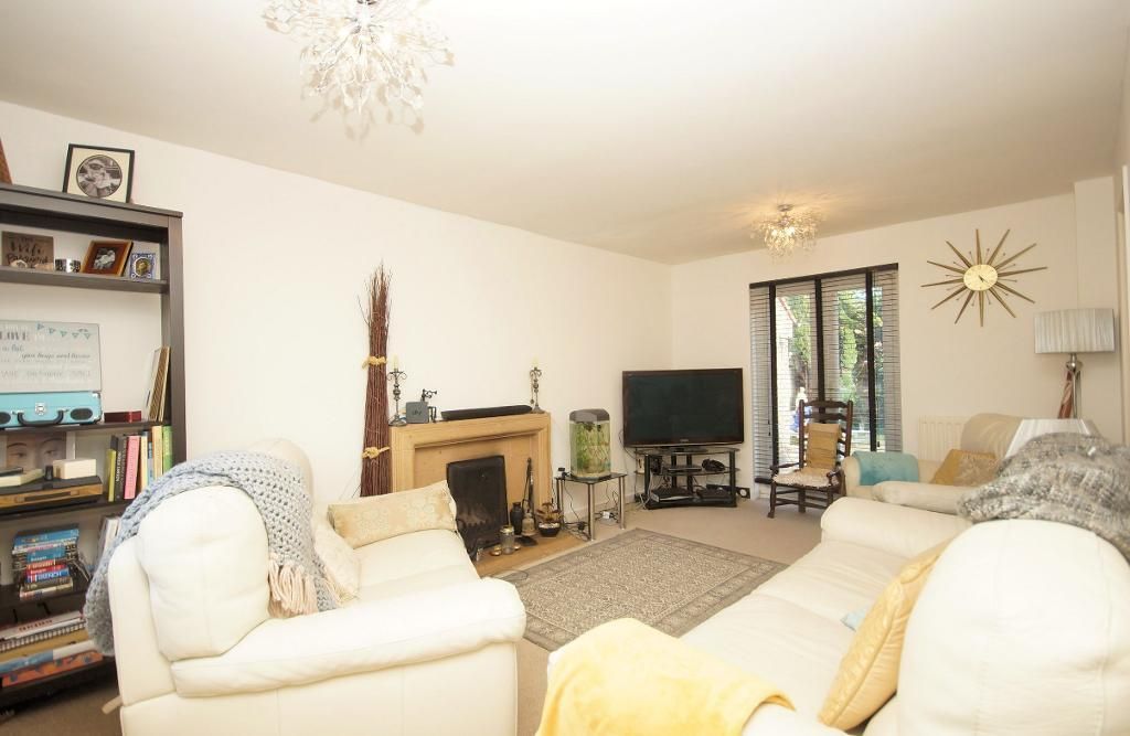 Property photo 2 of 10 Photo 2