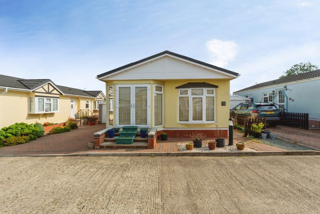 Property photo 1 of 18 Pbox-Img.Jpg
