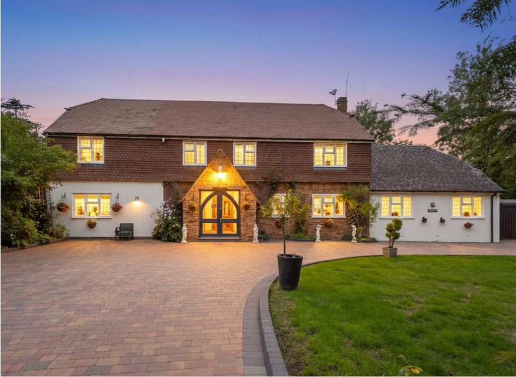 Property photo 1 of 39