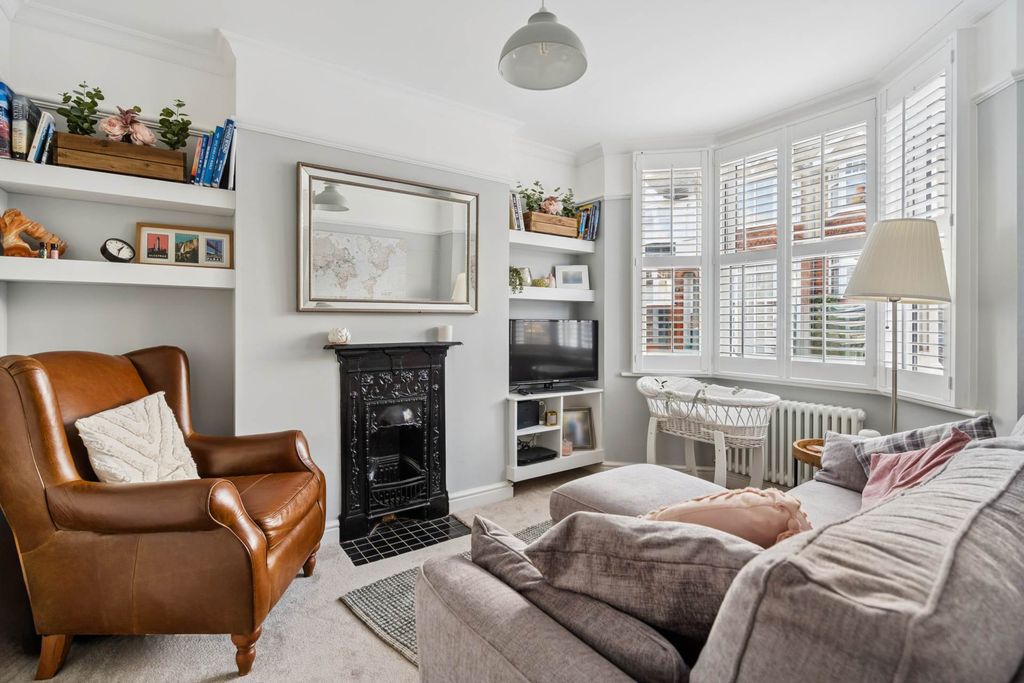 Property photo 2 of 11