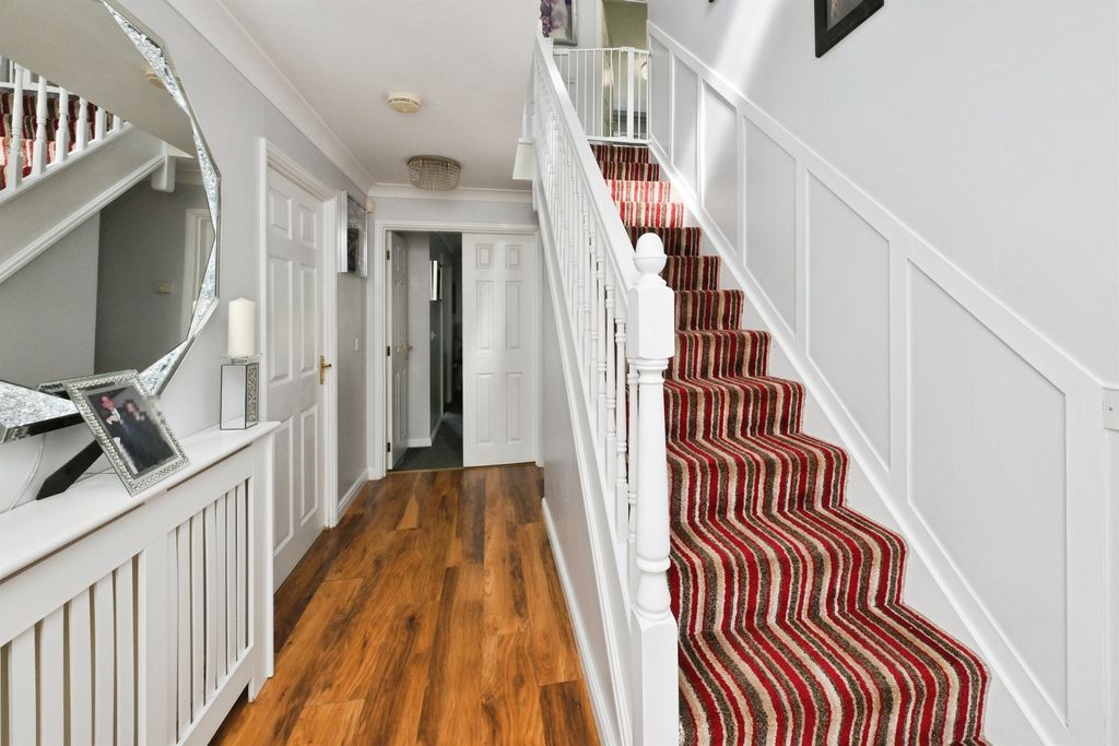 Property photo 2 of 22