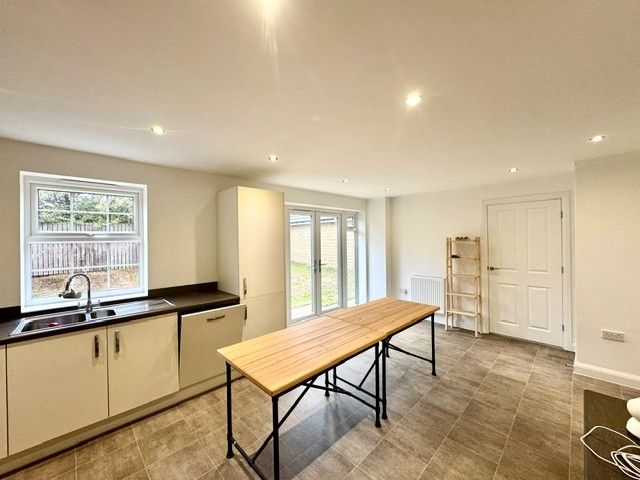 Property photo 3 of 14 Kitchen