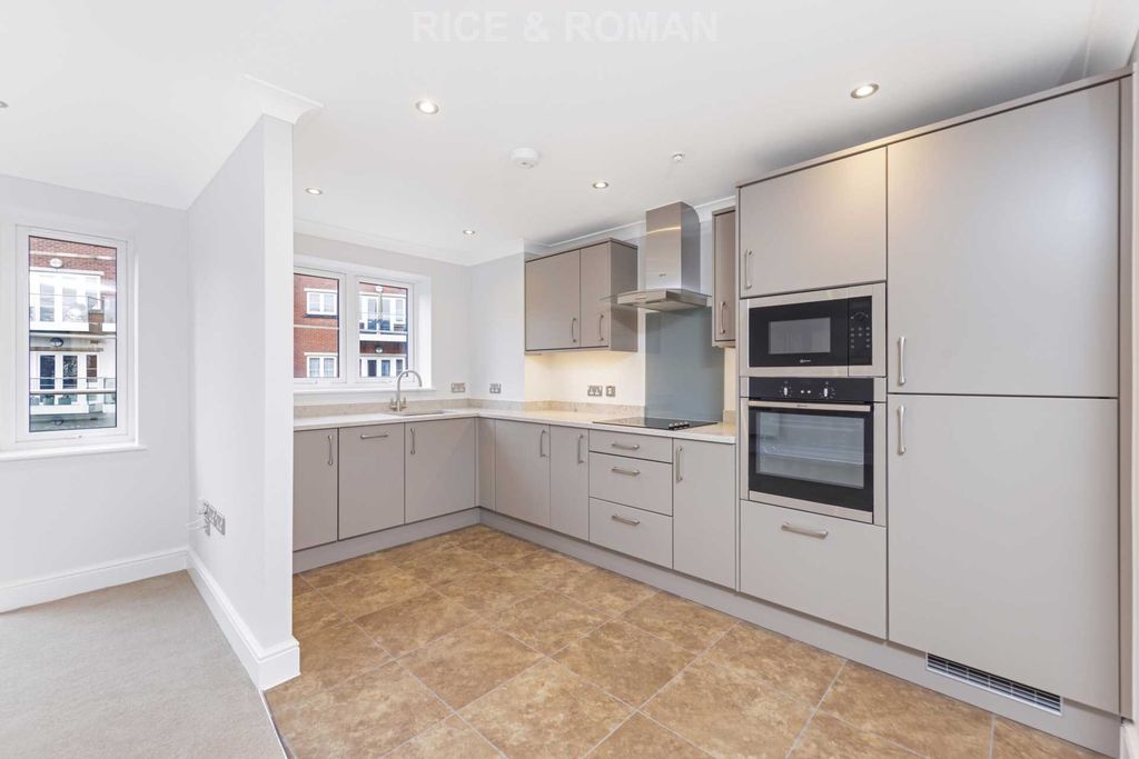 Property photo 3 of 25