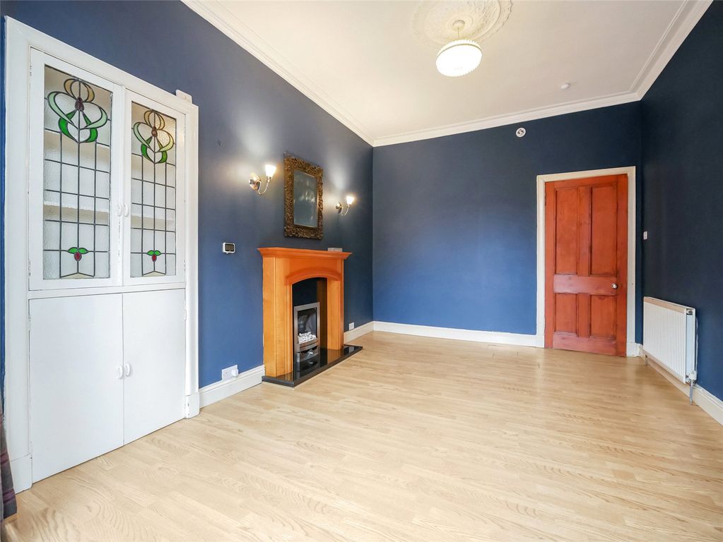 Property photo 3 of 15 Living Room