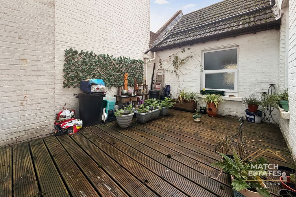 Property photo 2 of 7