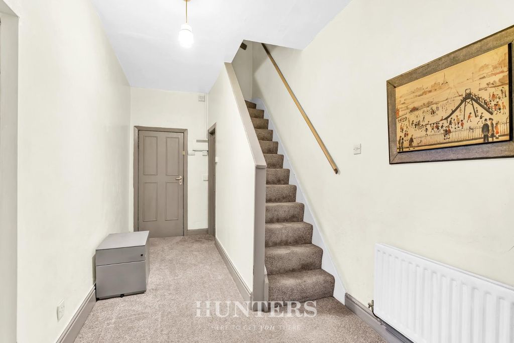 Property photo 2 of 27 Manchester Road (17).Jpg