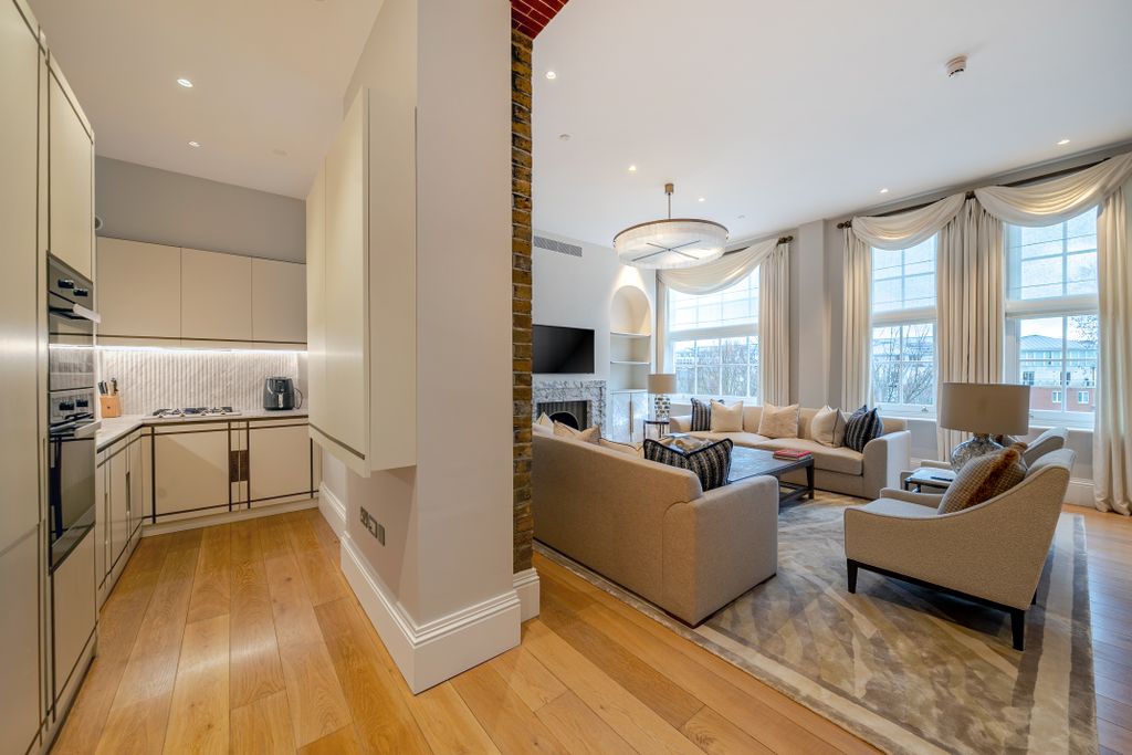 Property photo 3 of 47