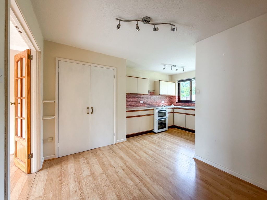 Property photo 3 of 18 4855212