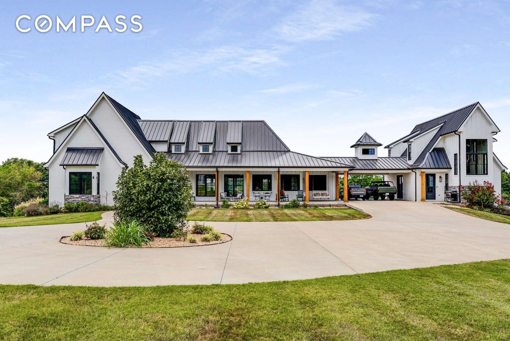 Property photo 3 of 95