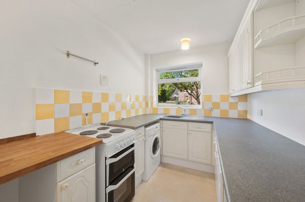 Property photo 3 of 12