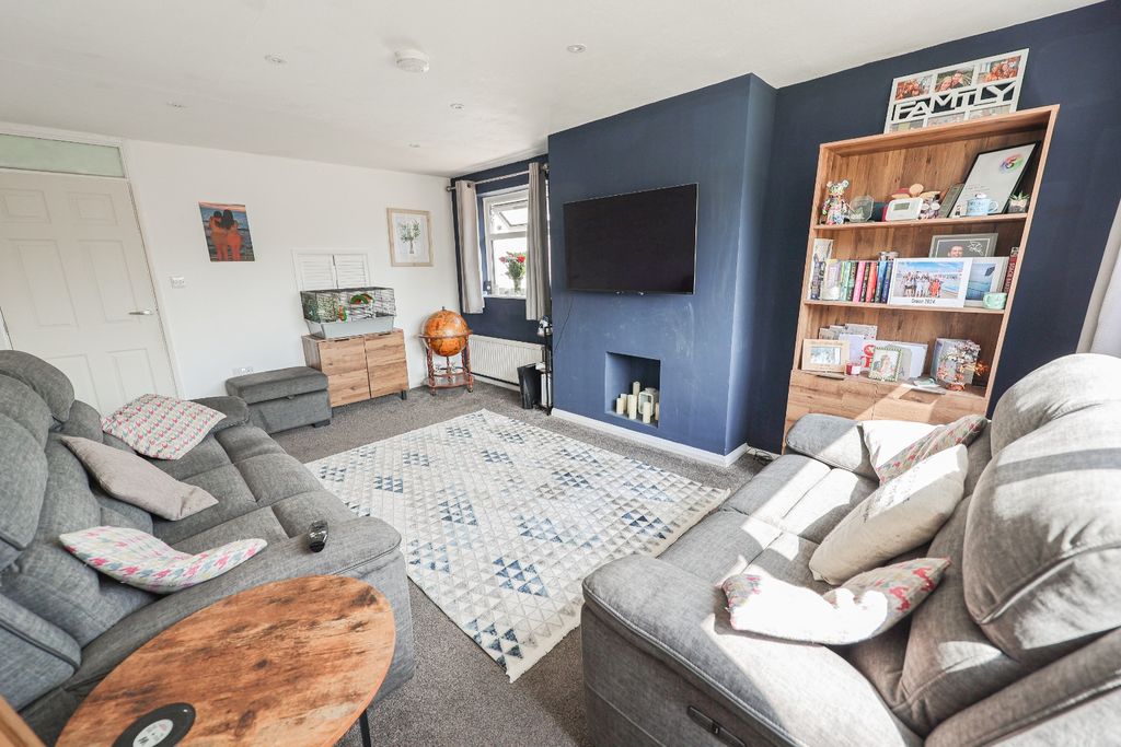 Property photo 3 of 14 4253832