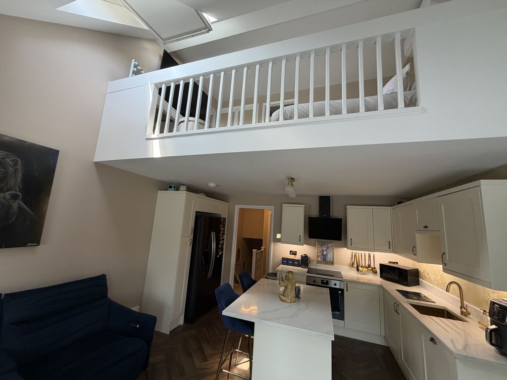 Property photo 3 of 11 Img_0359
