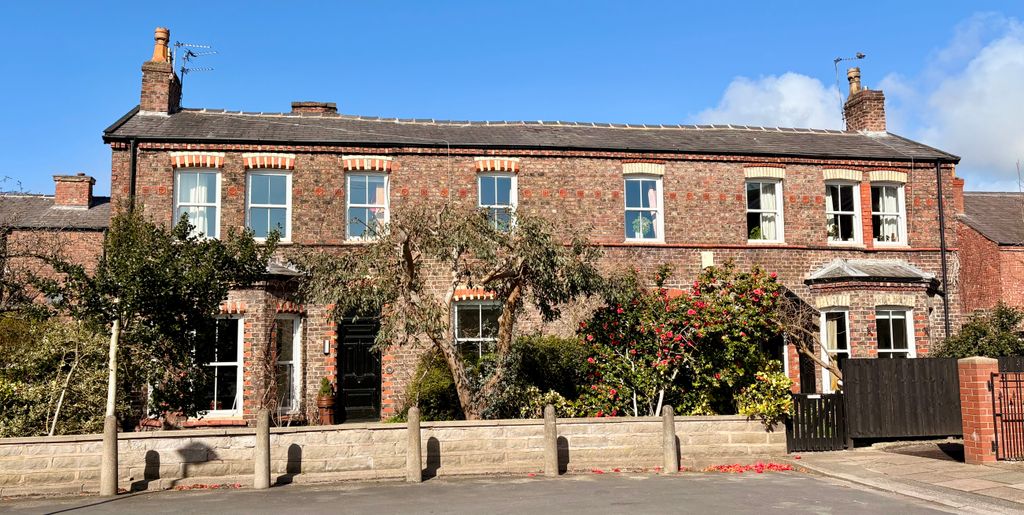 Property photo 2 of 78