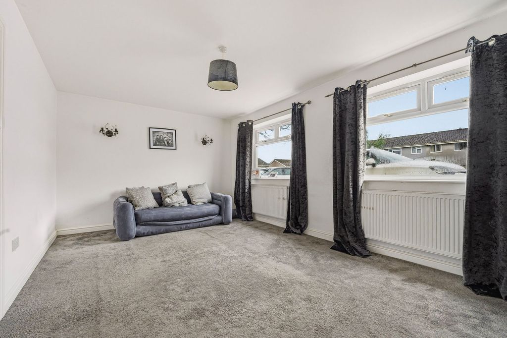 Property photo 3 of 31